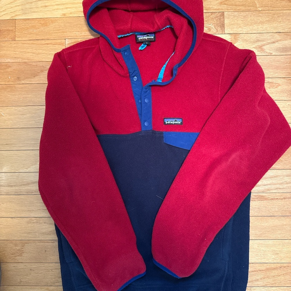 Patagonia Men's Red and Blue Synchilla Hoody. Size Small
